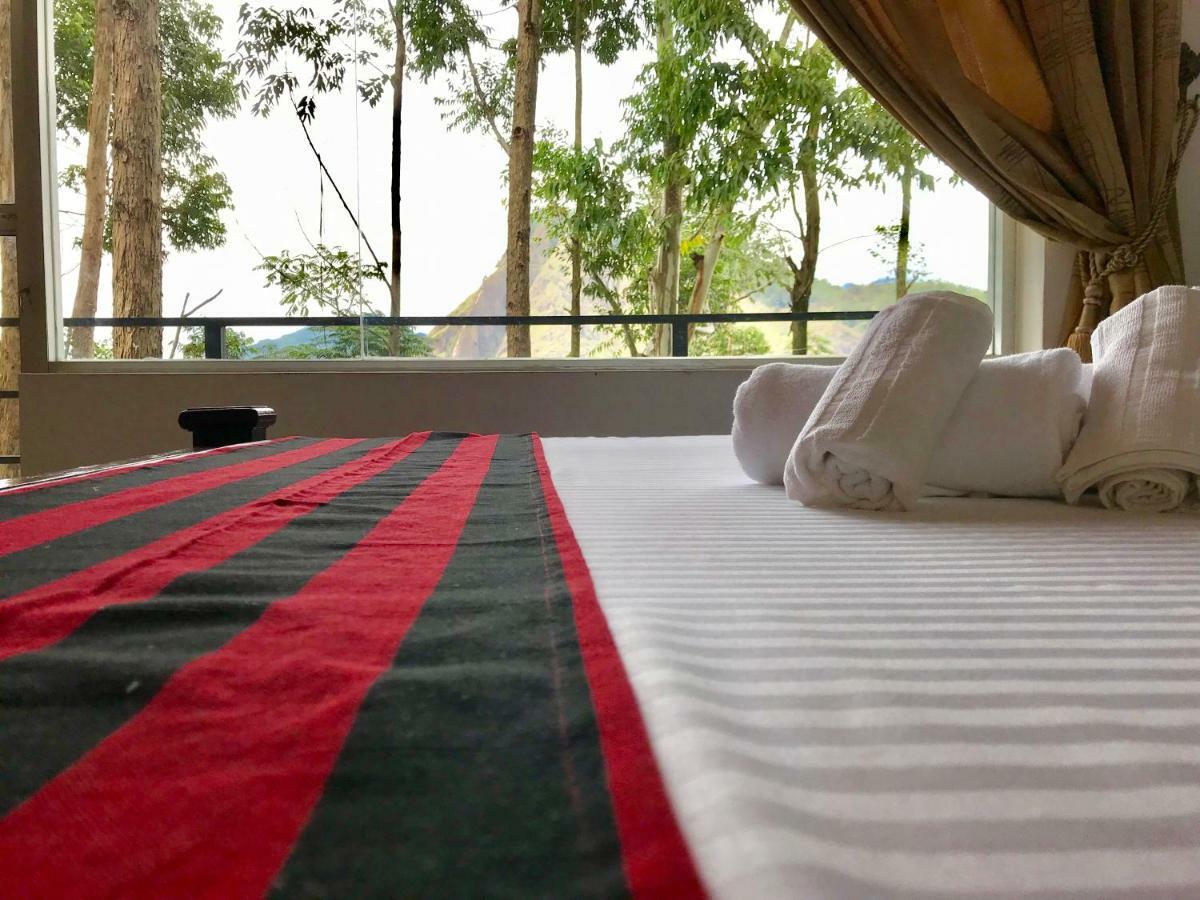 Shades Ella Hotel Екстериор снимка