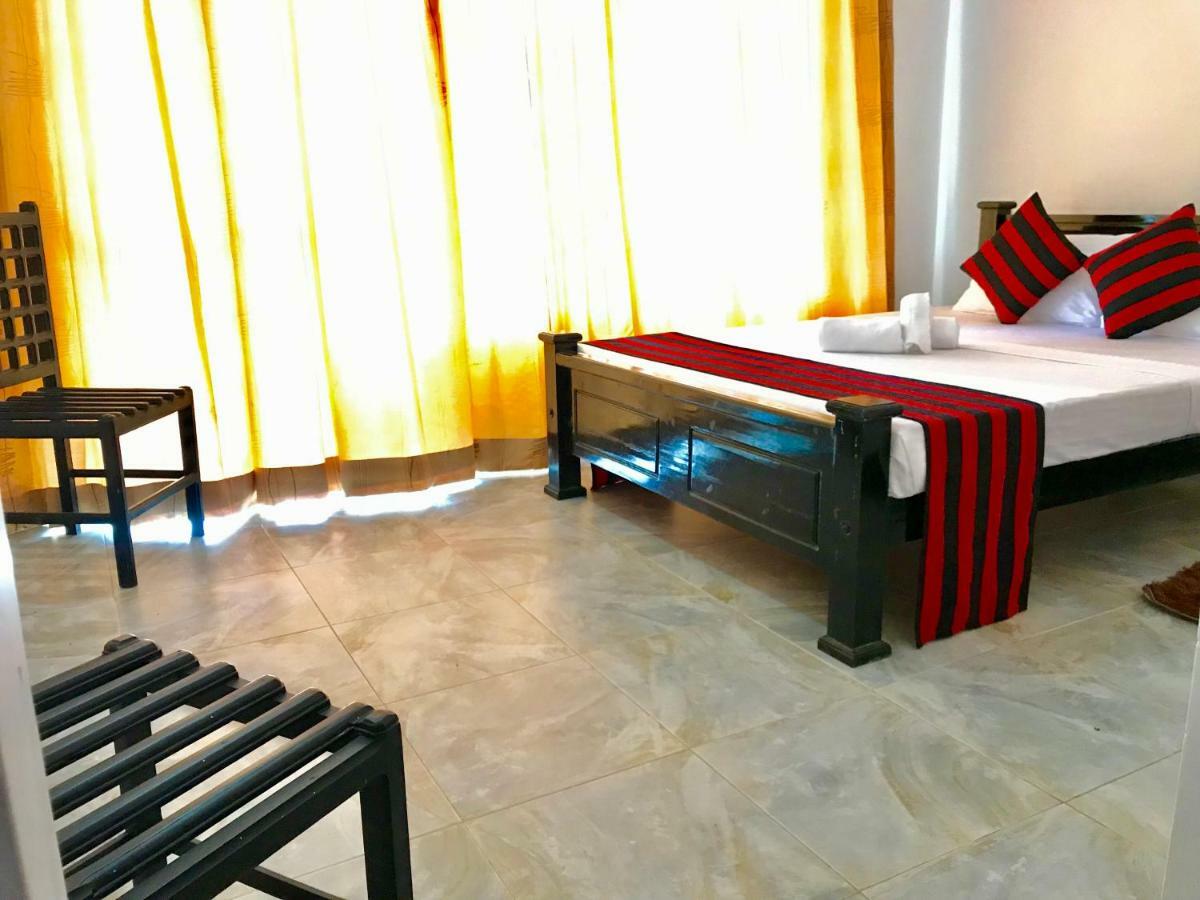 Shades Ella Hotel Екстериор снимка
