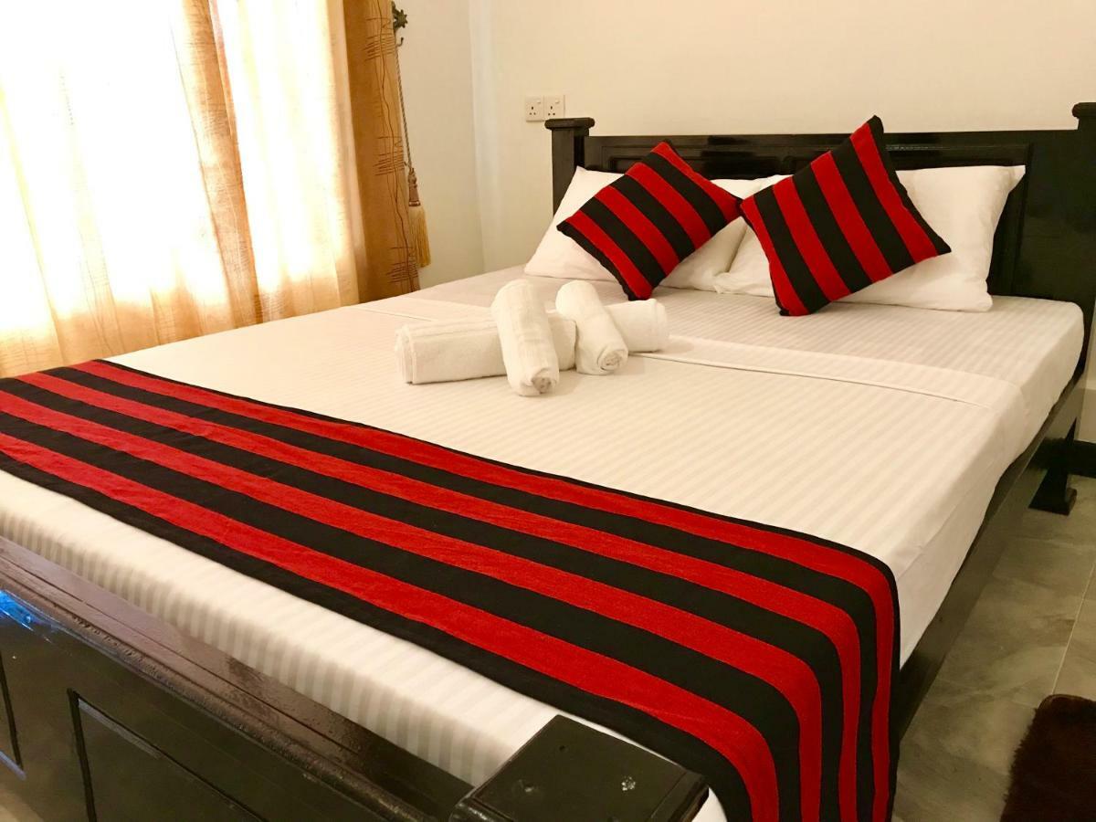 Shades Ella Hotel Екстериор снимка
