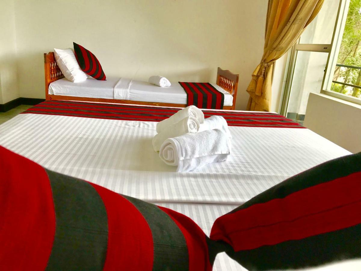 Shades Ella Hotel Екстериор снимка