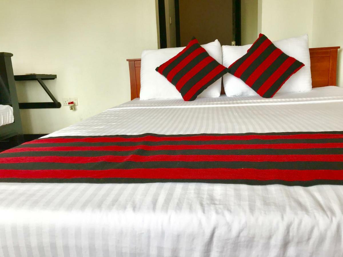 Shades Ella Hotel Екстериор снимка